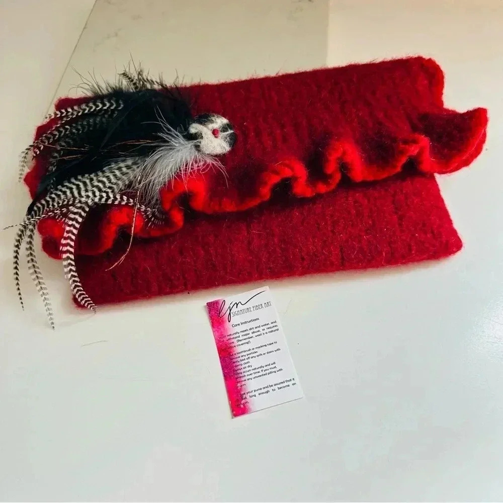 NWOT LJN Signature Fiber Art One Of A Kind Wearable Art Wool Feather Clutch Bag